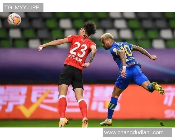 2020中超上港与苏宁上半场精彩对决回顾与分析